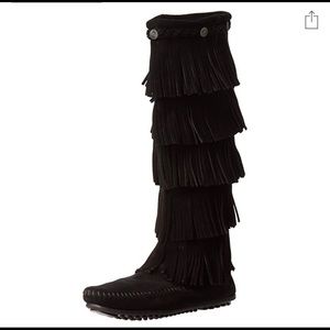 Sold— Blake Minnetonka size 8